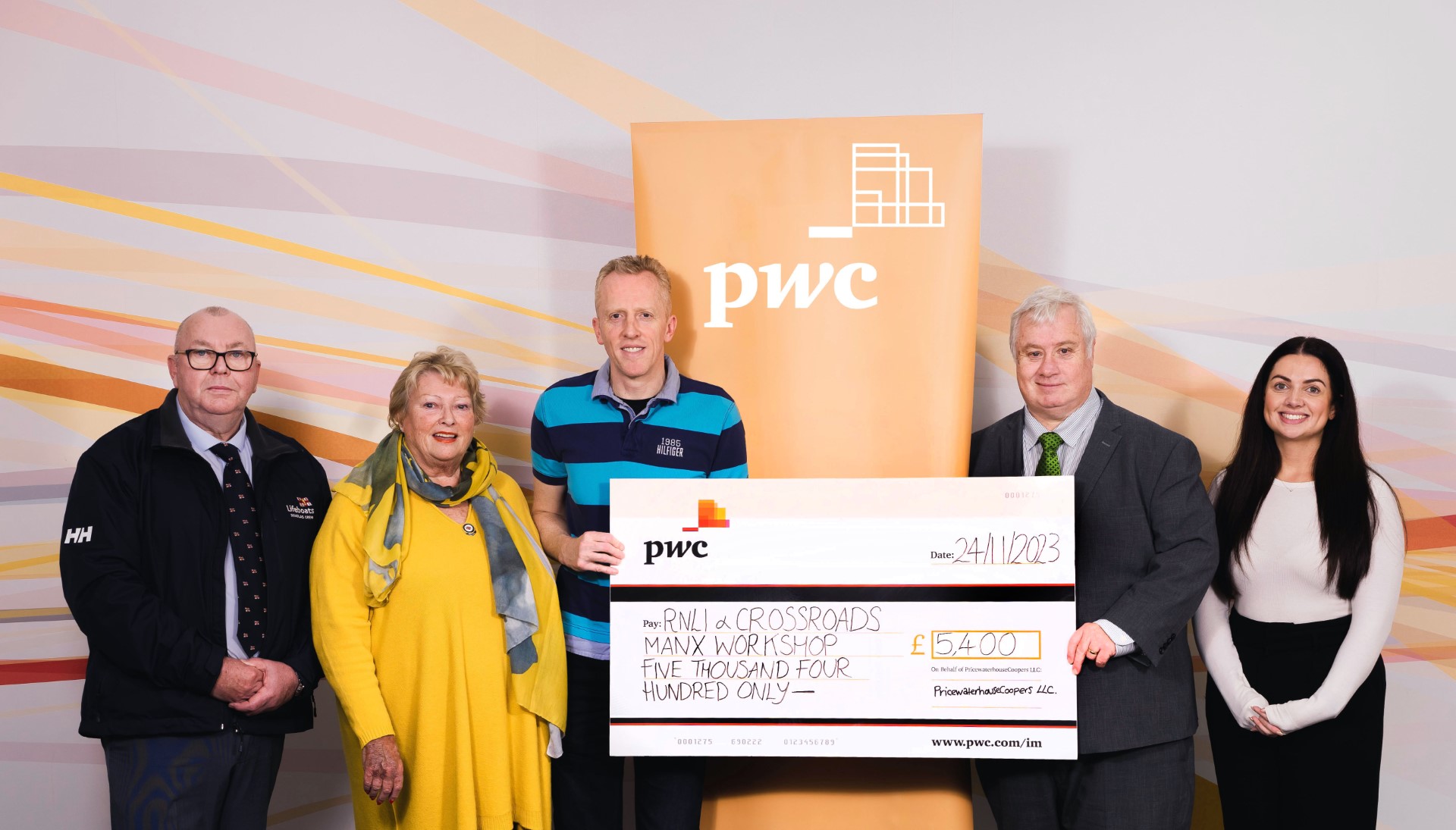 Fundraising quiz raises £5,400 for island charities