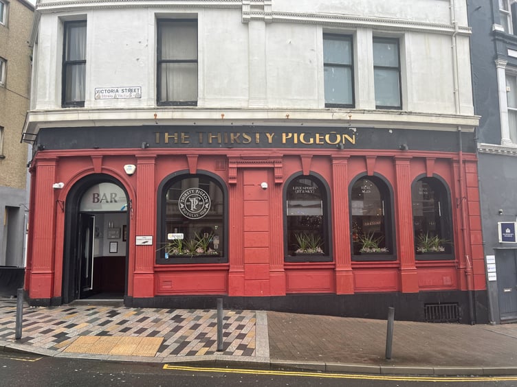 Thirsty Pigeon, Douglas