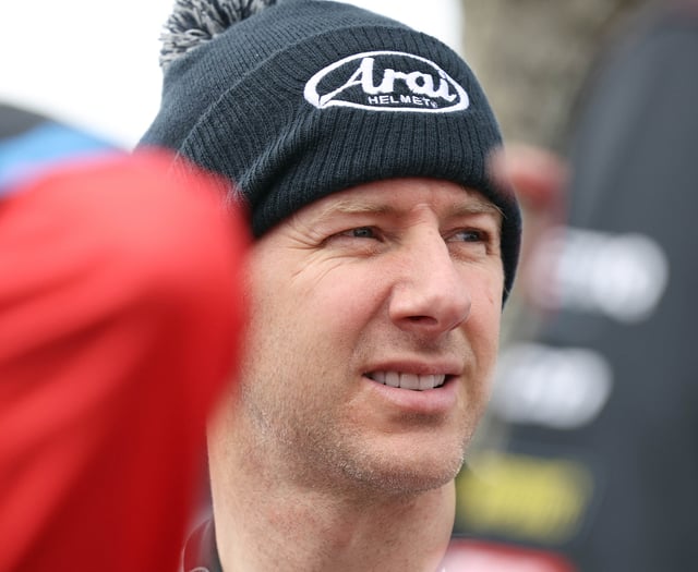 TT 2024: Ian Hutchinson re-signs with Padgett's Motorcycles