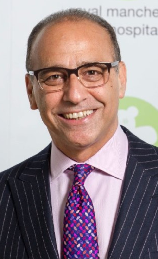 Port Erin card shop wins approval from Theo Paphitis