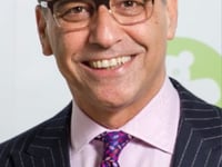 Port Erin card shop wins approval from Theo Paphitis