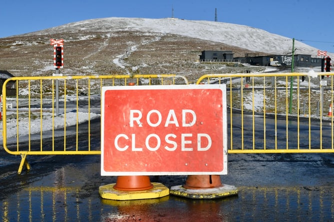 Mountain Road closed at the Bungalow