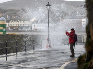Storm Eowyn shuts ALL schools on the island as travel warning issued