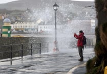 Government advise public not to travel as winds up to 80mph expected