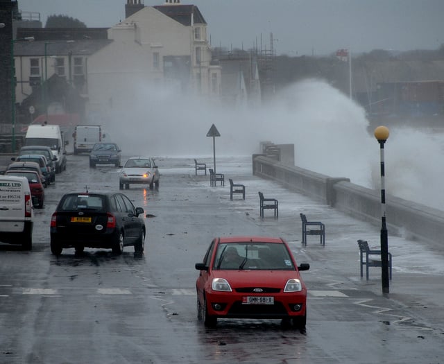 Met Office issue alert as winds to cause 'significant overtopping'