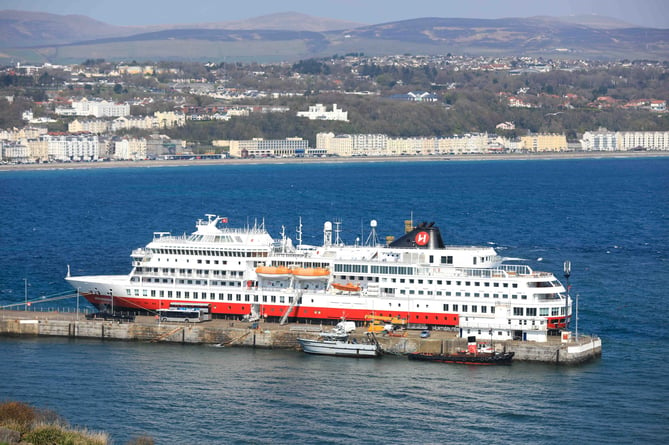 Otto Sverdrup Cruise Ship in Douglas. Photo by Callum Staley (CJS Photography)