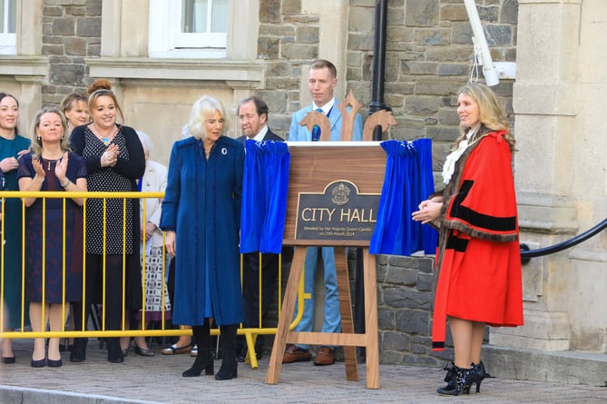 Her Majesty Queen Camilla with Mayor of Douglas Mrs Natalie Byron-Teare. Photo by Callum Staley (CJS Photography)