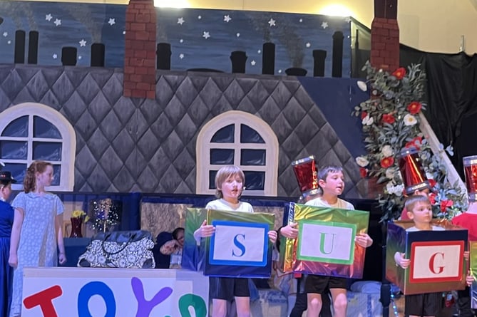 Sulby School put on a magical performance of Mary Poppins