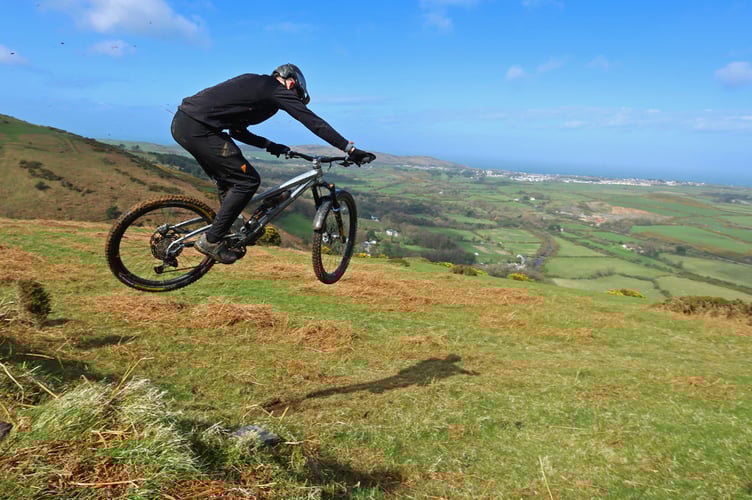07/04/2024: Manx MTB Enduro, Ballaspit. PICTURE BY DAVE KNEEN. Â© 2024 Dave Kneen dave@manxphotosonline.com