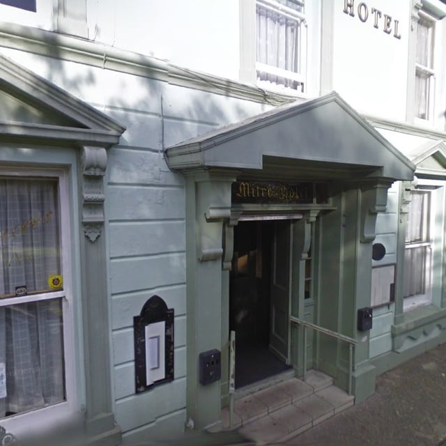 Woman grabbed ex's hair during pub row