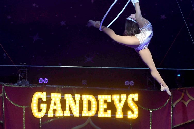 Gandeys Circus performance
