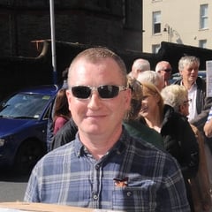 Calls to pause issuing of taxi driver licences amid concerns