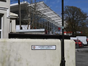 Tesco says sorry to housing estate residents after parking complaints