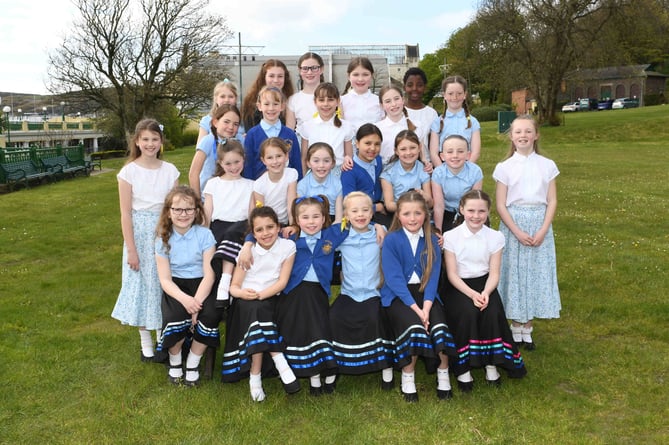 Folk dancing groups from Arbory school