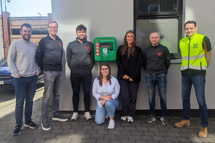 The KPMG running team with representatives from Craig’s Heartstrong Foundation and Kevin Druggan (far right) from electricians Ardern & Druggan