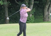 Arneil and Price lead the way in strokeplay championship