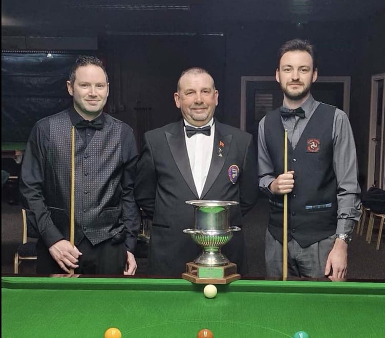 Island championship winner Darryl Hill (right) with runner-up Dave Addinall (left) and final referee Dave Kelly