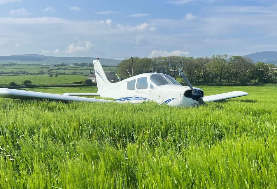 Aircraft forced to make emergency landing in Grenaby field