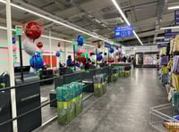 Port Erin Tesco officially opens its doors