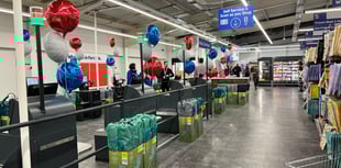 Port Erin Tesco officially opens its doors