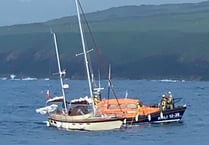 Peel lifeboat called out to assist yacht with engine problems