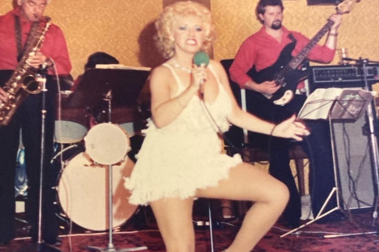 Linda Caulfield is known for her energetic performances
