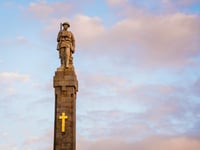 Service to mark centenary of Douglas war memorial