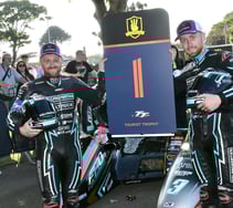 Crowe brothers at number one in sidecar races