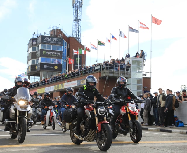 Isle of Man TT fans face four-hour queue for Steam Packet tickets