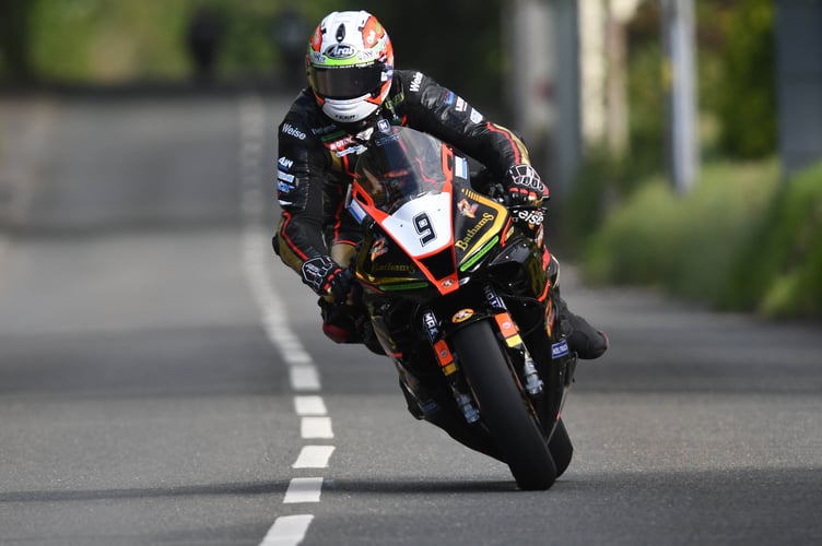 TT practice and qualifying at Douglas Road Corner - 