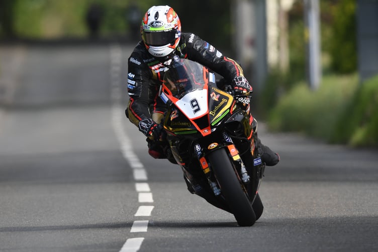 TT practice and qualifying at Douglas Road Corner -