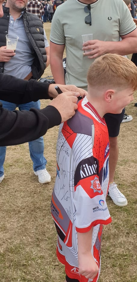 Young TT fan Carson left devastated after thief steals signed shirt