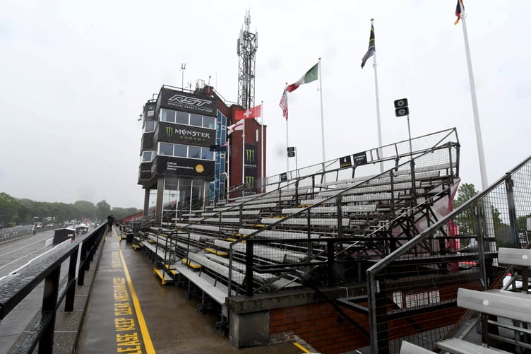 Rain and wet weather at the TT Grandstand on Glencrutchery Road -