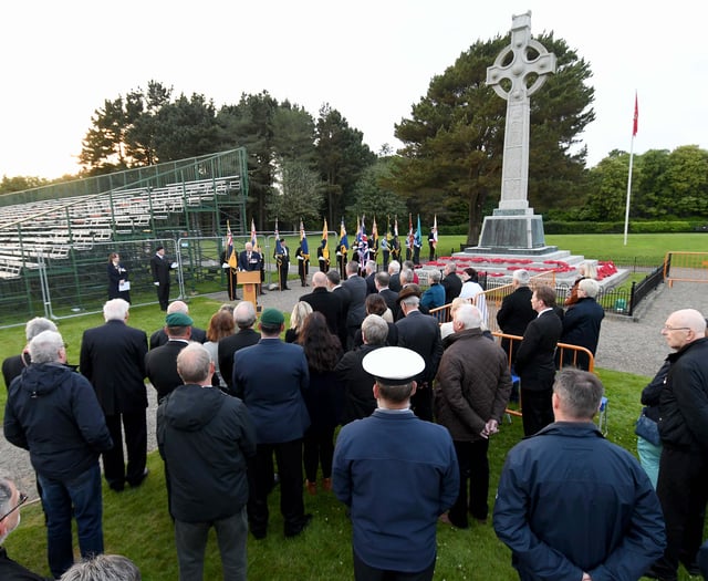 Watch moving service held to mark 80th anniversary of D-Day landings