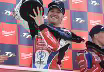 Reduced Isle of Man TT Senior race announced by organisers amid weather disruption