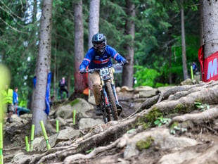 Batty narrowly misses out on Downhill World Cup final