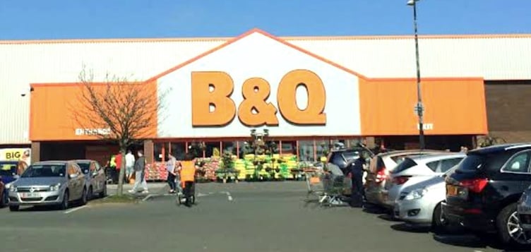B&Q, Douglas