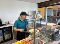 The cafe helping 'struggling' customers by giving away unused food