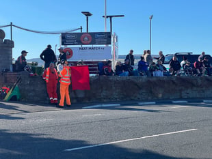 Southern 100 racing temporarily suspended as red flag raised on course