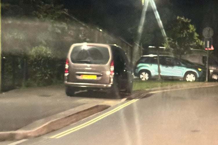 Vehicle badly parked in Pulrose