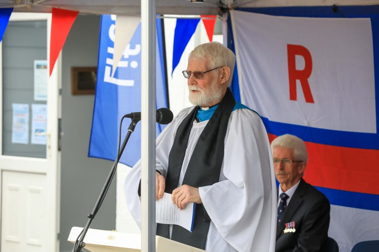 Reverend Colin Barry steps up to say a few words