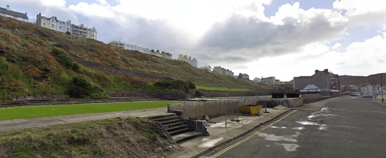 The end of Marine Parade in Peel