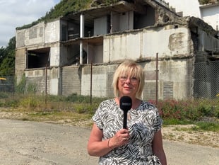 Woman watched 'tsunami of fire' tear through Summerland site