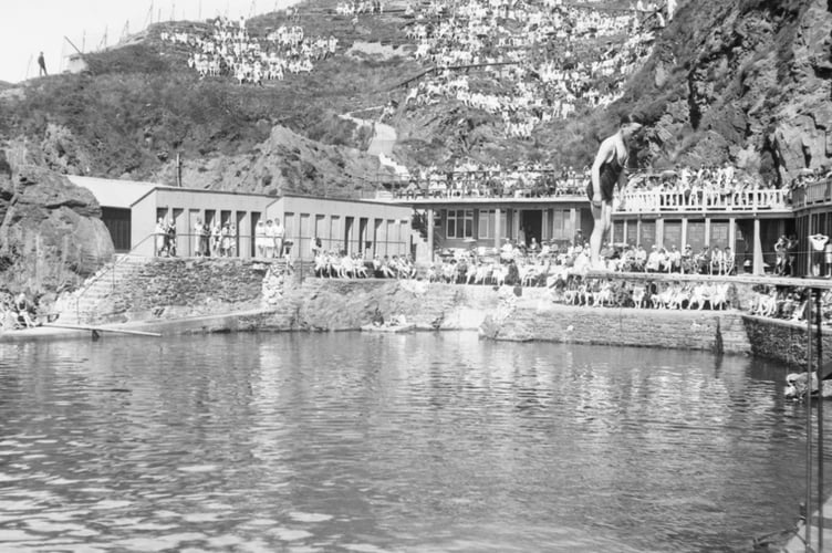 Port Erin's grand looking outdoor pool in the 1930s