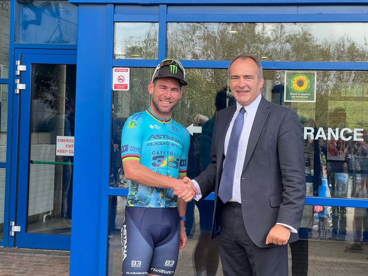 Sir Mark Cavendish with Chief Minister Alfred Canaan