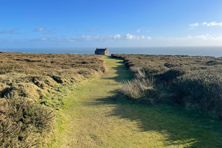 The footpath down to the Chasms