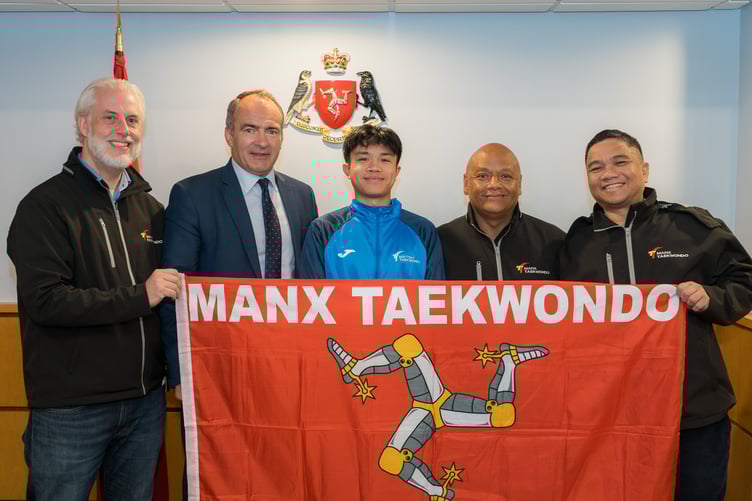 (Left to right) James Hewitt, Chief Minister Alfred Cannan MHK, Nino Ontoy, Master Rod Nielsen and Dom Ontoy