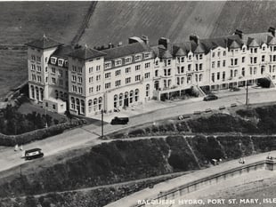 The gigantic seaside hotel which attracted hundreds in its heyday