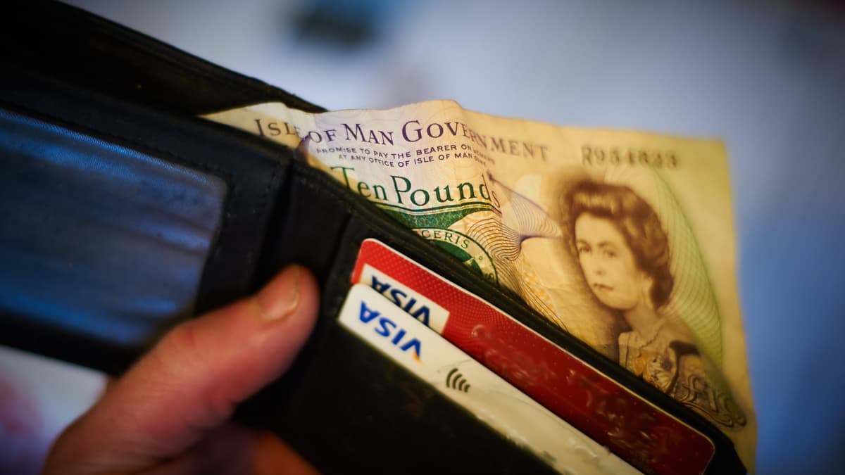 Tynwald approve new minimum wage rate in the Isle of Man | iomtoday.co.im