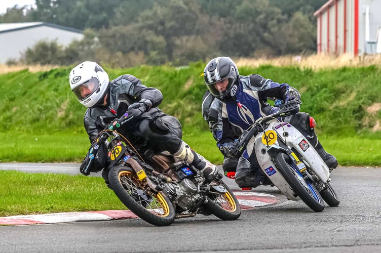 The battling Bregazzi brothers in the Plop 110 class as Chuck leads Wig (Photo: Steve Wesley Photography)